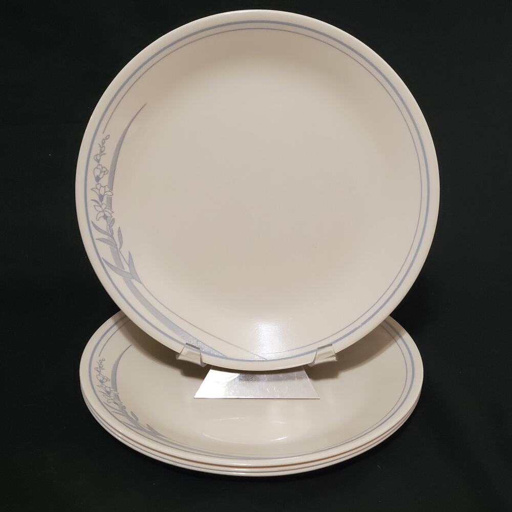 4 CORELLE 'BLUE LILY' 10.25” DINNER PLATES BLUE FLORAL CREAM BODY LIVINGWARE